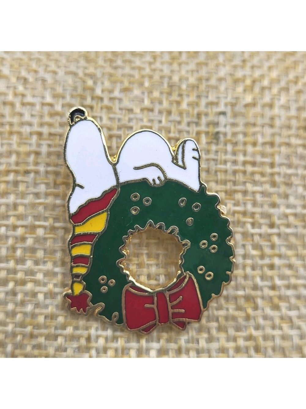 Vintage Snoopy on Wreath Holidays Vintage Aviva Enamel Metal Lapel Pin Peanuts